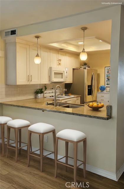 5440 Baltimore Drive, La Mesa CA: https://media.crmls.org/medias/d07067af-e821-4843-a7ee-d385ff6156b3.jpg