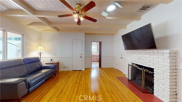 13322 Valleyheart N Drive, Sherman Oaks CA: https://media.crmls.org/medias/d0706a16-d23f-4bcf-aca2-28e703fd7d74.jpg