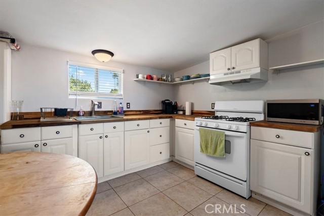 553 Well Road, Templeton CA: https://media.crmls.org/medias/d0709874-b6f3-4ea8-bcdd-311fc10f5e4f.jpg