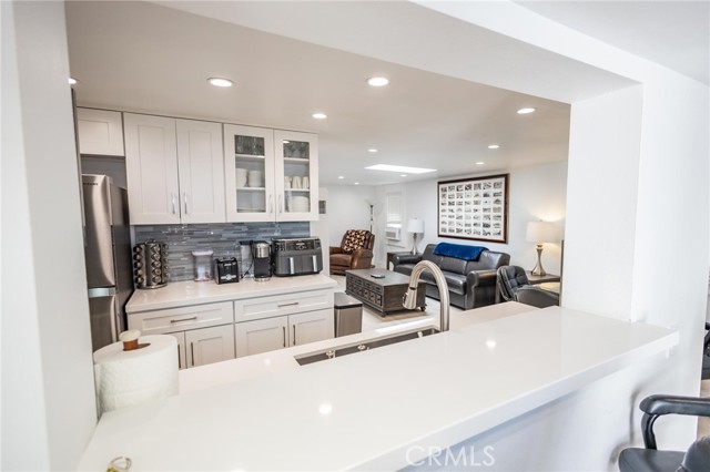 Detail Gallery Image 6 of 22 For 1825 W Balboa, Newport Beach,  CA 92663 - 2 Beds | 1 Baths