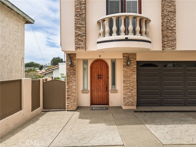 229 N Juanita Avenue, Redondo Beach CA: https://media.crmls.org/medias/d0711526-9bec-4537-8713-e0247668c47d.jpg