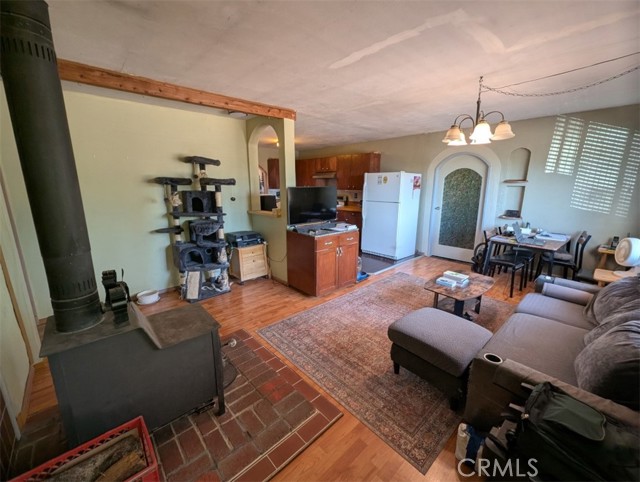 Detail Gallery Image 9 of 13 For 5650 Meadow Ln, Mariposa,  CA 95338 - 2 Beds | 1 Baths