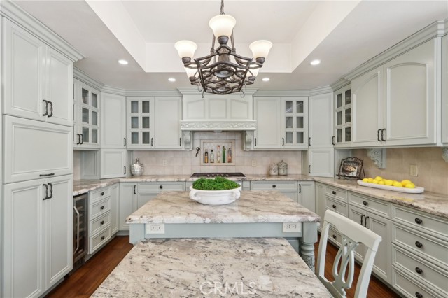 5347 Hinton Avenue, Woodland Hills CA: https://media.crmls.org/medias/d071ce53-a4f2-4941-a8c5-09e9c994f609.jpg