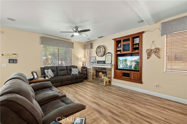 28436 Calex Drive, Valencia CA: https://media.crmls.org/medias/d0728130-2a3e-4b13-b61b-8a521994fbc0.jpg