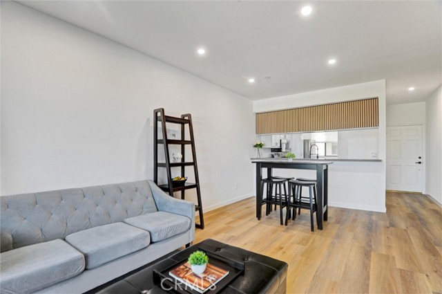 Detail Gallery Image 2 of 32 For 555 Maine Ave #225,  Long Beach,  CA 90802 - 2 Beds | 2 Baths