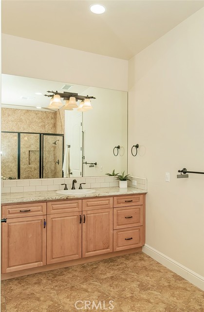 1562 N Empire Lane, Clovis CA: https://media.crmls.org/medias/d073158f-3baf-436d-99a4-a3fc81742548.jpg