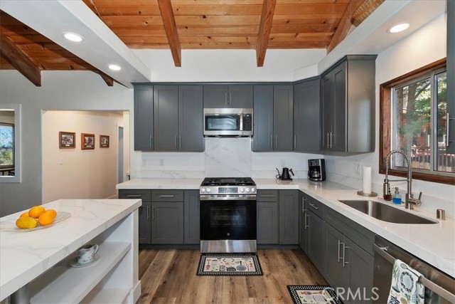 Detail Gallery Image 20 of 45 For 30573 Live Oak, Running Springs,  CA 92382 - 3 Beds | 2/1 Baths