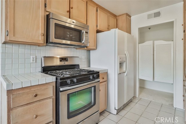 Detail Gallery Image 16 of 40 For 1731 Barry Ave #201,  Los Angeles,  CA 90025 - 2 Beds | 2 Baths