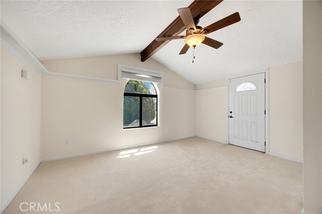 11915 Redwood Avenue, Hesperia CA: https://media.crmls.org/medias/d0738742-00b8-4a49-a522-27ecc5be265f.jpg