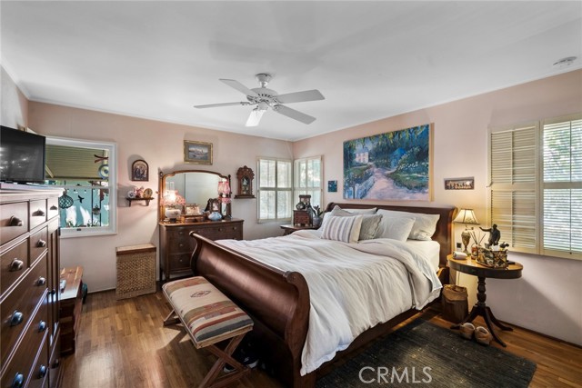 132 N Jewell Place, Orange CA: https://media.crmls.org/medias/d0740ca8-ca8f-4b44-81c9-50ce609ea98f.jpg