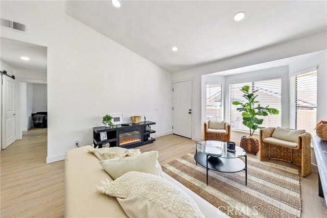 Front Image Thumbnail for CROC26001289