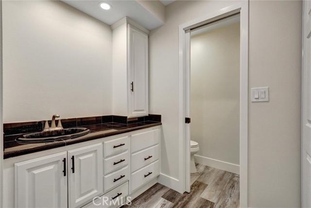 402 E Glendale Drive, Orange CA: https://media.crmls.org/medias/d075594d-173d-4622-9090-08d62c2556ed.jpg