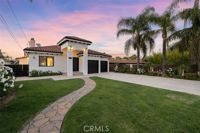 22953 Oxnard Street, Woodland Hills CA: https://media.crmls.org/medias/d0760889-bc61-4d03-a834-6a87a0a4ab20.jpg