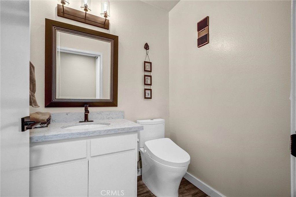https://media.crmls.org/medias/d0766228-ef10-43fd-9815-4474f3a24a52.jpg?preset=X-Large
