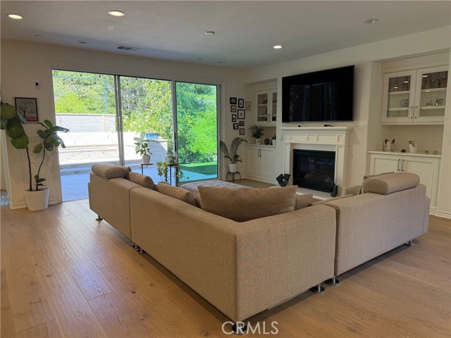 Detail Gallery Image 23 of 69 For 6845 Shadow Wood Dr, Moorpark,  CA 93021 - 5 Beds | 4/1 Baths
