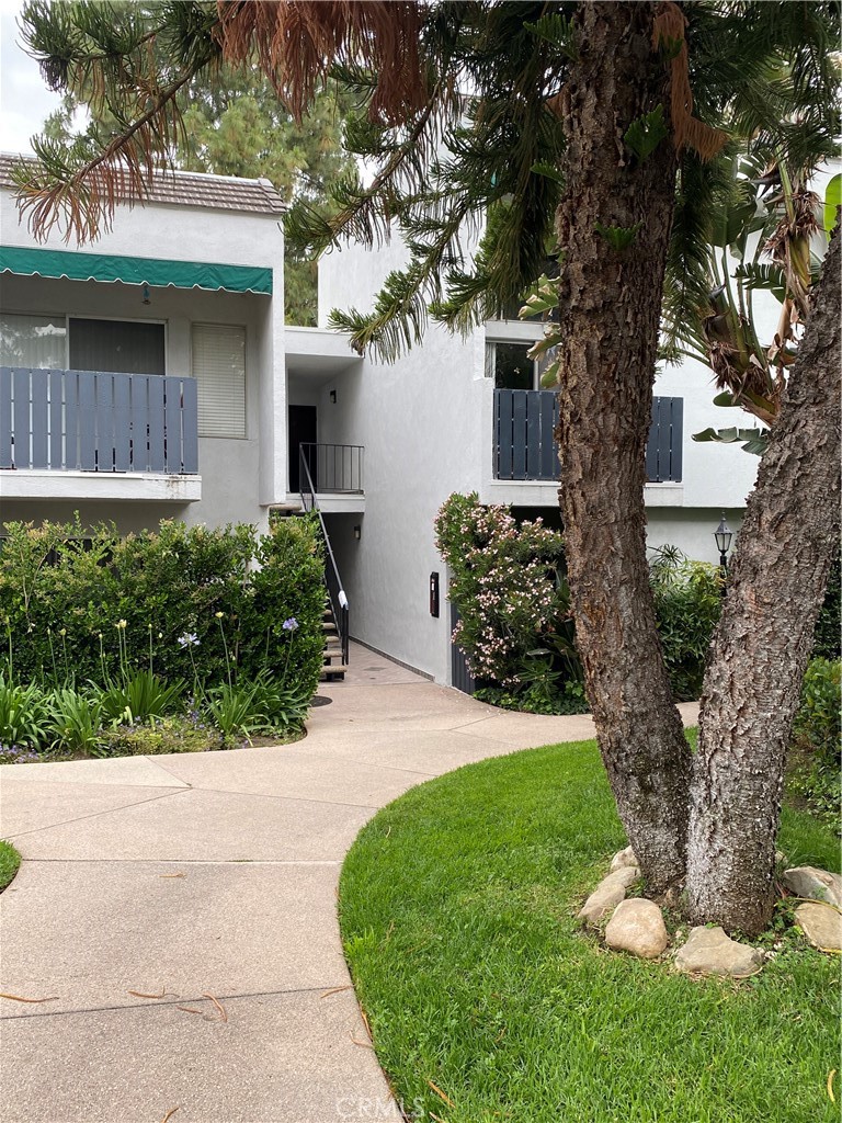 https://media.crmls.org/medias/d076cf2d-a3ef-4a40-892f-00bbb6a8eb39.jpg?preset=X-Large