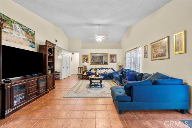 Detail Gallery Image 5 of 23 For 45109 18th St, Lancaster,  CA 93534 - 3 Beds | 2 Baths
