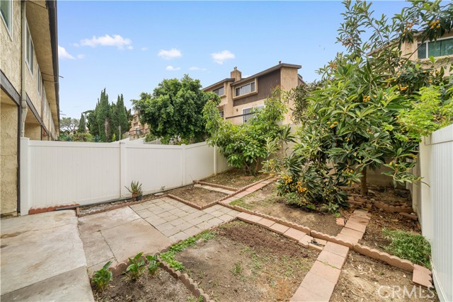 Detail Gallery Image 9 of 45 For 1818 W Garvey Ave #K,  Alhambra,  CA 91803 - 3 Beds | 3 Baths