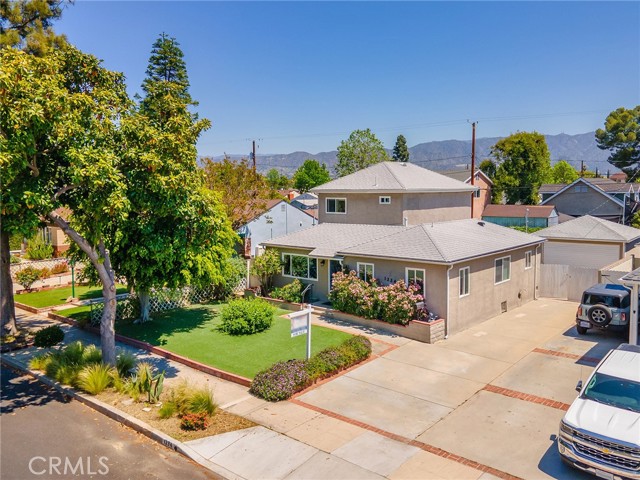 1234 N Pass Avenue, Burbank CA: https://media.crmls.org/medias/d077116e-6733-4077-9714-4fe2ff807314.jpg