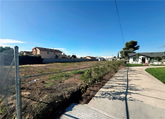 Detail Gallery Image 2 of 5 For 13650 3rd, Chino,  CA 91710 - – Beds | – Baths