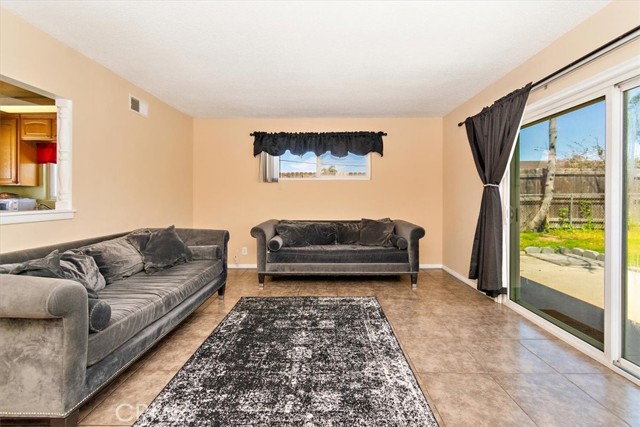 Image 3 for 9219 Poplar Ave, Fontana, CA 92335