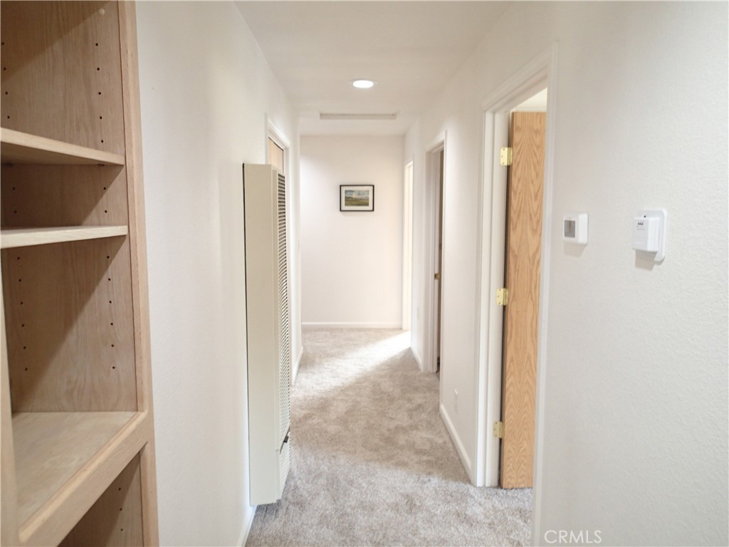 https://media.crmls.org/medias/d07815f5-11f8-490a-9ec6-6a44d60de6e2.jpg?preset=X-Large