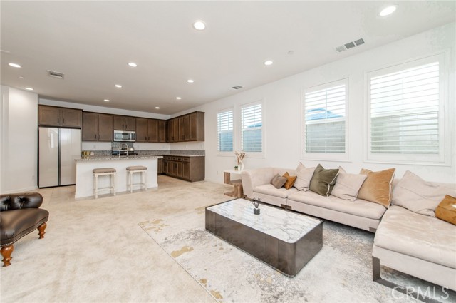 Detail Gallery Image 14 of 29 For 3873 Cranbrook Paseo, Ontario,  CA 91761 - 4 Beds | 3 Baths