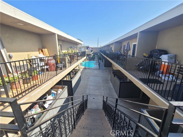 Detail Gallery Image 23 of 29 For 14609 Saticoy St #24,  Van Nuys,  CA 91405 - 2 Beds | 1/1 Baths