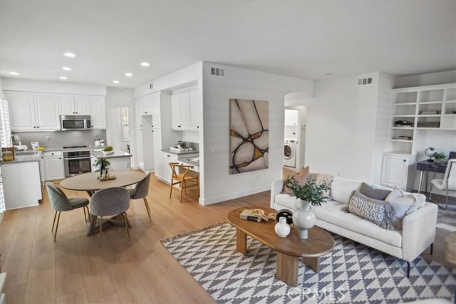 Detail Gallery Image 7 of 28 For 26104 Singer Pl, Stevenson Ranch,  CA 91381 - 4 Beds | 3 Baths