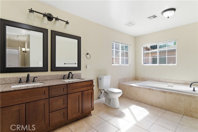 Detail Gallery Image 41 of 45 For 15000 Hamlin St, Van Nuys,  CA 91411 - 5 Beds | 3 Baths