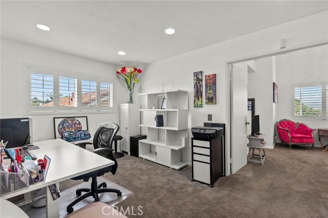 Detail Gallery Image 22 of 39 For 19777 Azure Field Dr, Newhall,  CA 91321 - 3 Beds | 3 Baths