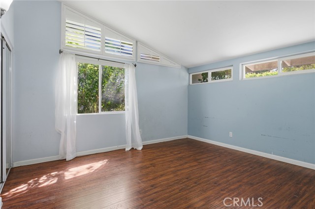 Detail Gallery Image 5 of 16 For 17531 Romar St, Northridge,  CA 91325 - 4 Beds | 2 Baths