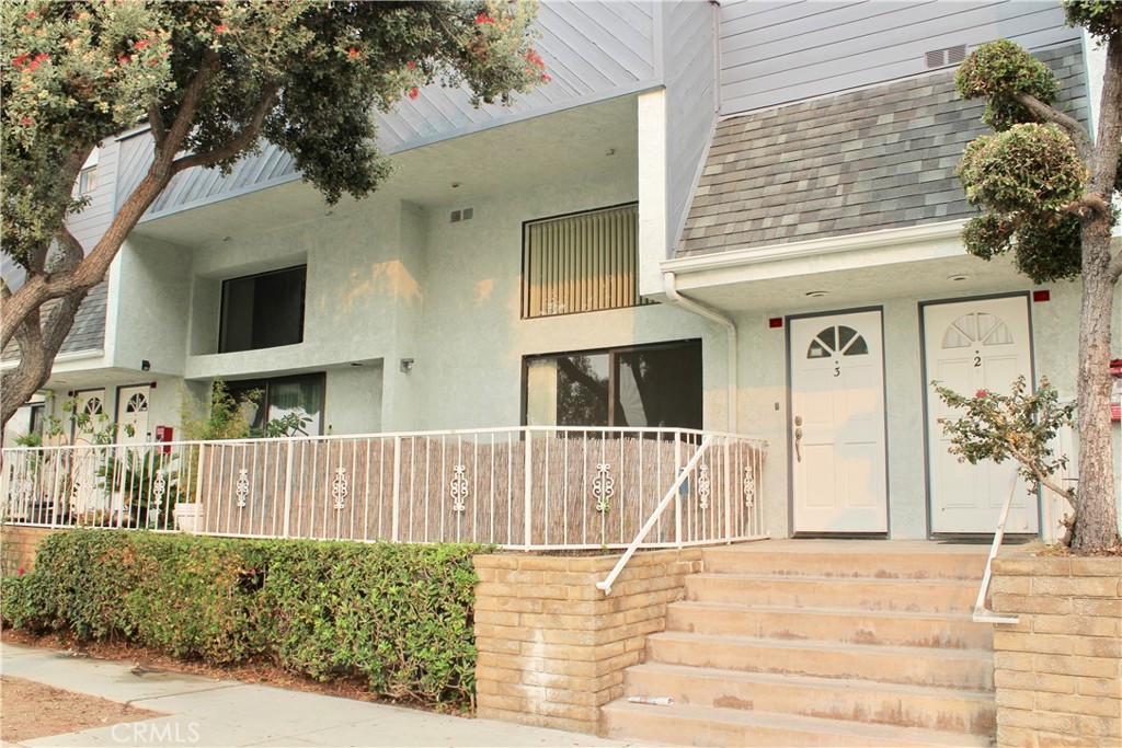 915 Diamond Street #3