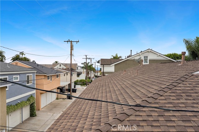 314 1/2 Larkspur Avenue, Corona del Mar CA: https://media.crmls.org/medias/d07af1c4-67da-4ee6-b8dc-f8f7533876d5.jpg