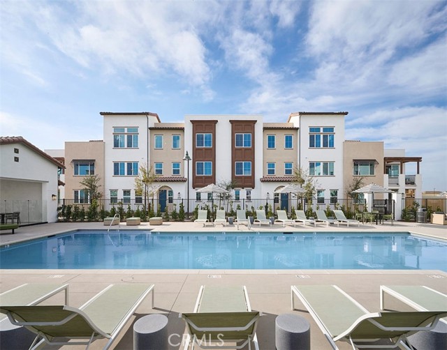 Detail Gallery Image 2 of 7 For 8471 Snapdragon Ln, Chino,  CA 91708 - 2 Beds | 2 Baths