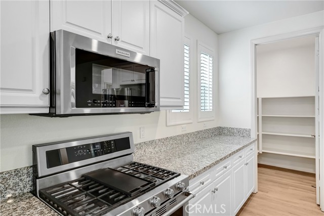 Detail Gallery Image 7 of 15 For 7209 N Chestnut, Van Nuys,  CA 91405 - 3 Beds | 3 Baths