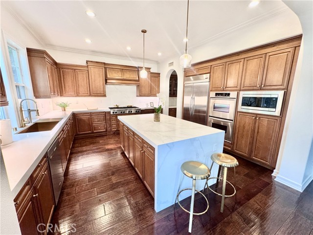 Detail Gallery Image 18 of 40 For 8005 Bell Crest Dr, Los Angeles,  CA 90045 - 6 Beds | 4 Baths