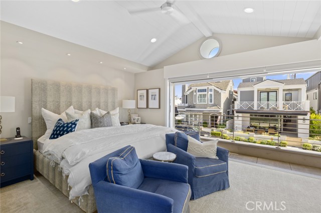 Detail Gallery Image 23 of 26 For 219 Diamond Ave, Newport Beach,  CA 92662 - 3 Beds | 3 Baths