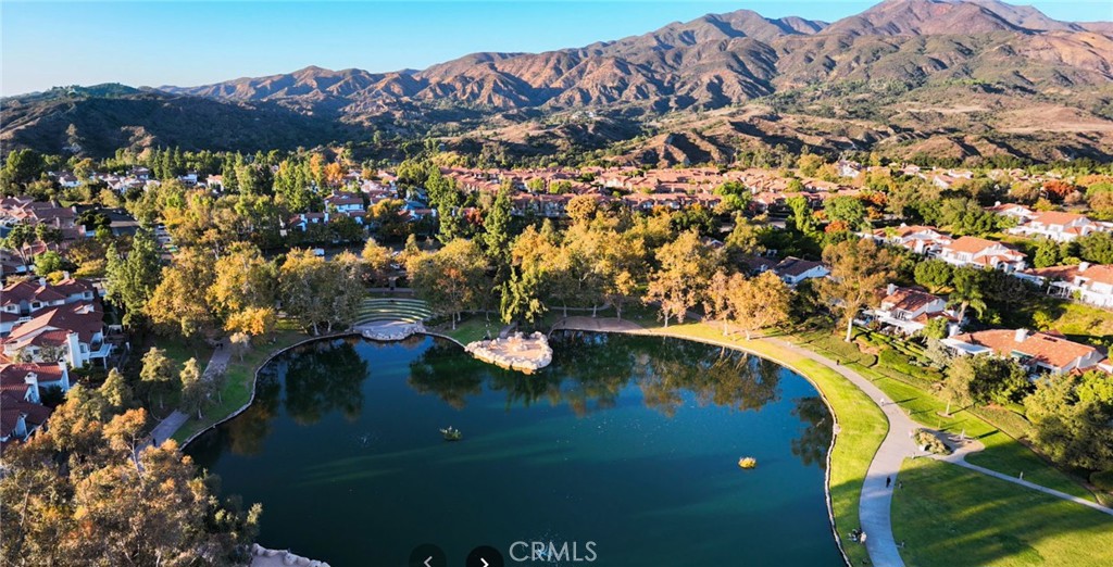 https://media.crmls.org/medias/d07bee66-70c8-41bf-961a-9d615c26f5cc.jpg?preset=X-Large