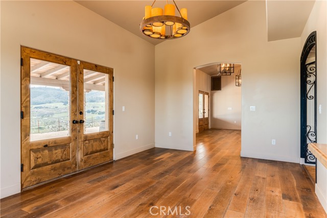 Detail Gallery Image 18 of 75 For 3230 Nacimiento Lake Dr, Paso Robles,  CA 93446 - 7 Beds | 3/1 Baths