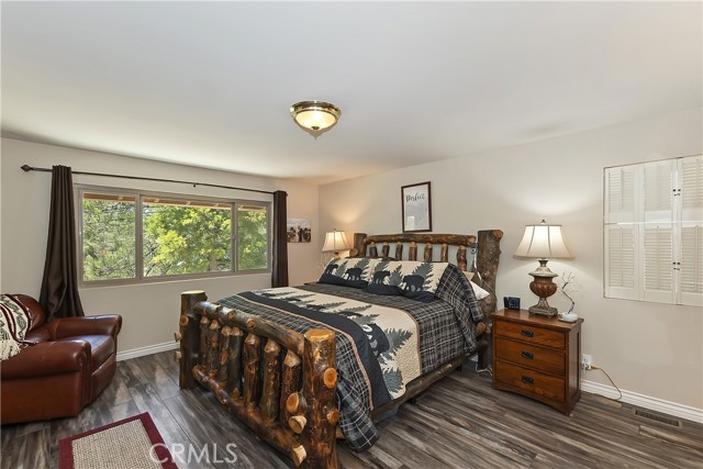 Detail Gallery Image 16 of 57 For 1249 Yellowstone Dr, Lake Arrowhead,  CA 92352 - 5 Beds | 3/2 Baths