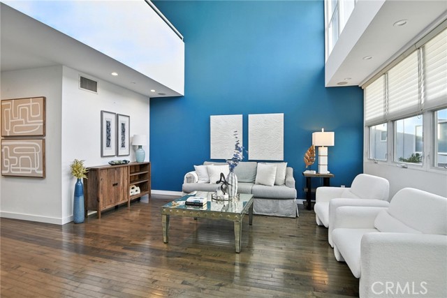Detail Gallery Image 4 of 46 For 2203 3rd St #1,  Santa Monica,  CA 90405 - 2 Beds | 2/1 Baths