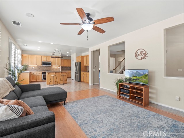 Detail Gallery Image 6 of 40 For 26332 Oakdale Canyon Ln, Canyon Country,  CA 91387 - 5 Beds | 3 Baths