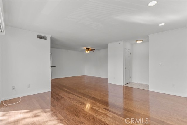 Detail Gallery Image 5 of 21 For 1135 Allen, Glendale,  CA 91201 - 2 Beds | 2 Baths