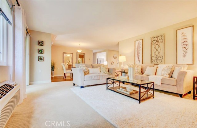 2405 Via Mariposa W, Laguna Woods CA: https://media.crmls.org/medias/d07cb59f-4a45-4992-8a1c-c0b2aaea8ee7.jpg