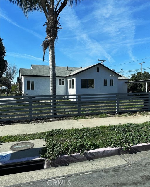 681 70th Street, Long Beach, California 90805, 4 Bedrooms Bedrooms, ,3 BathroomsBathrooms,Single Family Residence,For Sale,70th,PW24063022