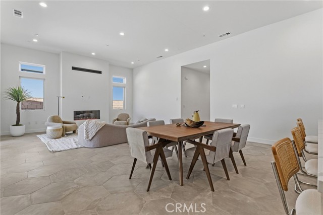 Detail Gallery Image 2 of 23 For 1403 Celadon St, Palm Springs,  CA 92262 - 3 Beds | 3 Baths