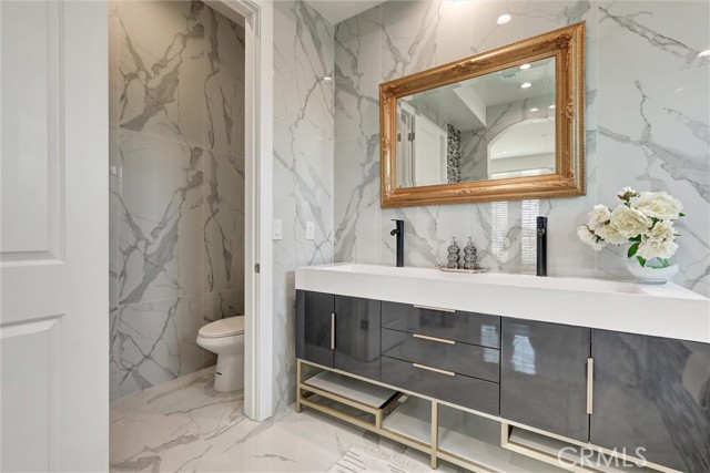 Detail Gallery Image 33 of 59 For 19002 Delaware St, Huntington Beach,  CA 92648 - 6 Beds | 5/1 Baths