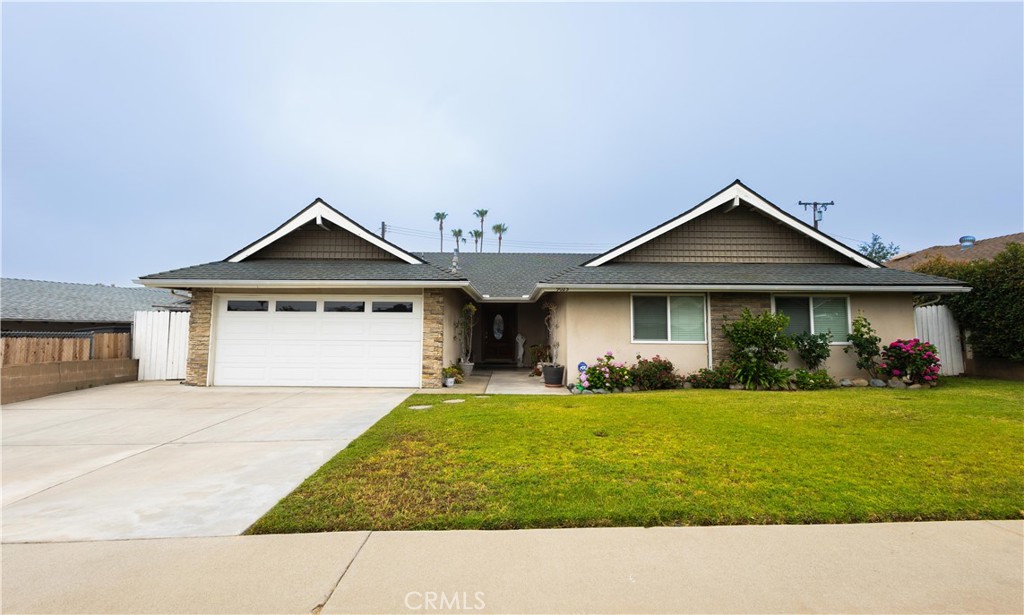 9025 La Vine Street