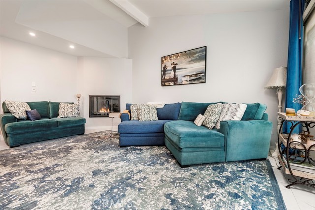 Detail Gallery Image 5 of 31 For 25900 Oak St #102,  Lomita,  CA 90717 - 3 Beds | 2 Baths